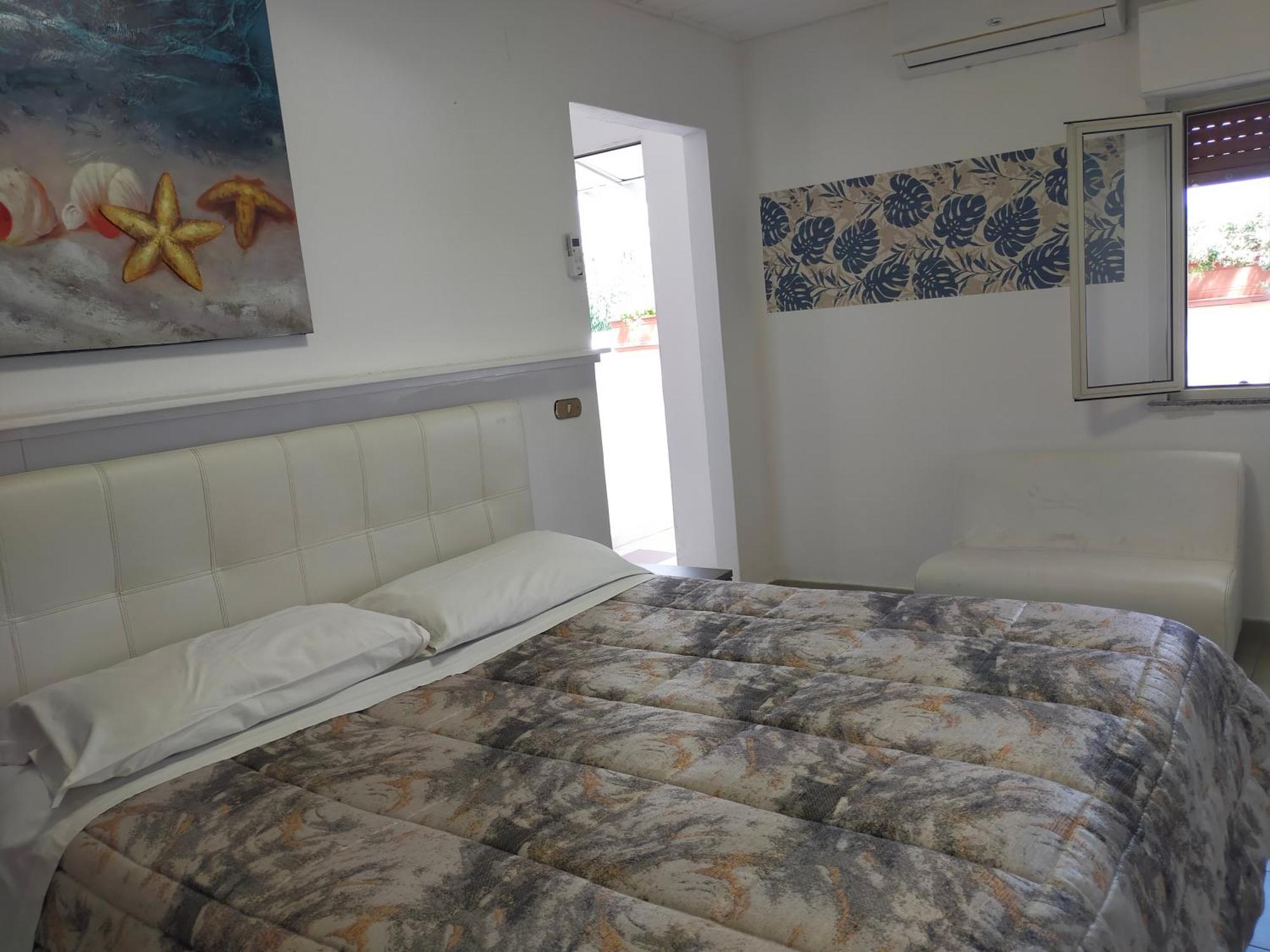 Hotel All'Antico Pozzo Barcellona-Pozzo di Gotto Ngoại thất bức ảnh