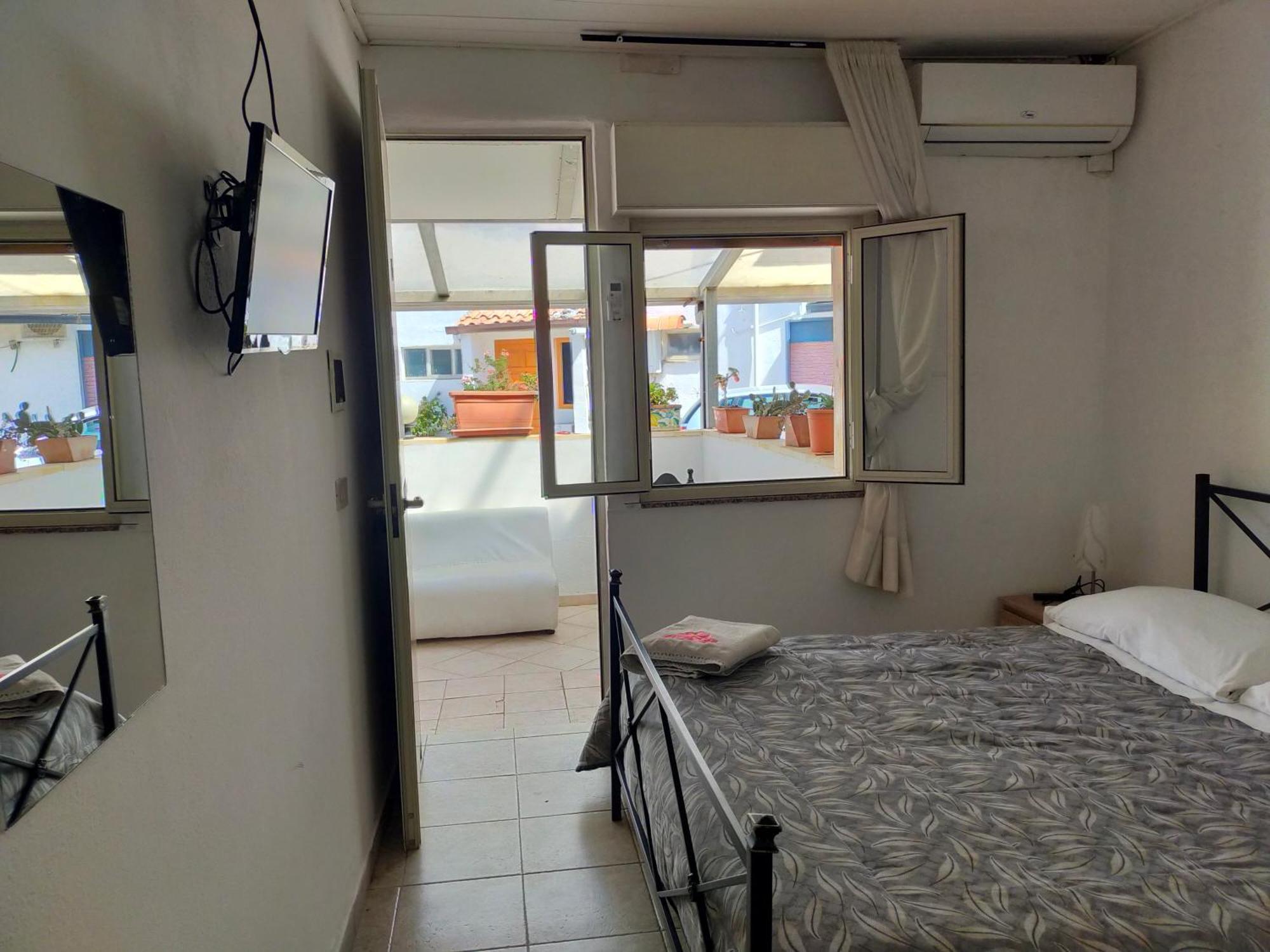 Hotel All'Antico Pozzo Barcellona-Pozzo di Gotto Ngoại thất bức ảnh