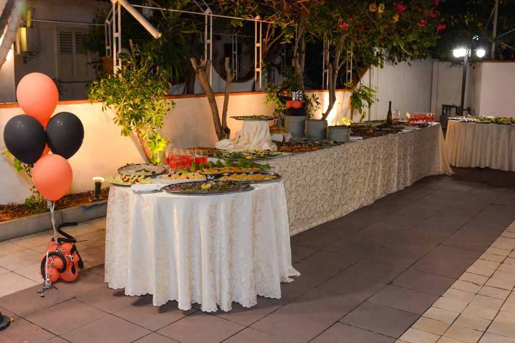 Hotel All'Antico Pozzo Barcellona-Pozzo di Gotto Ngoại thất bức ảnh