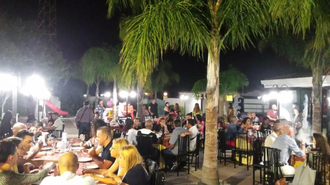 Hotel All'Antico Pozzo Barcellona-Pozzo di Gotto Ngoại thất bức ảnh